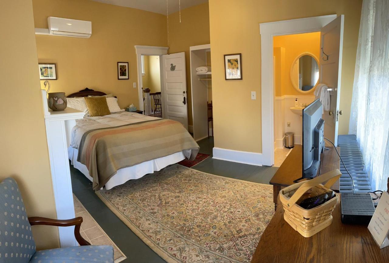 The Grey Swan Inn Llc Blackstone Dış mekan fotoğraf