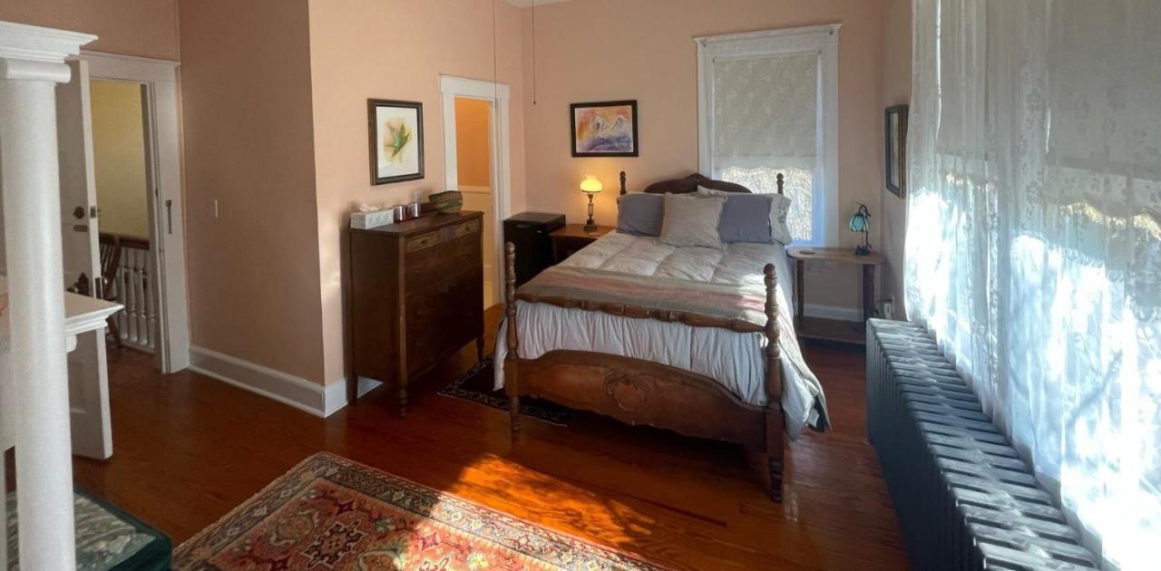 The Grey Swan Inn Llc Blackstone Dış mekan fotoğraf