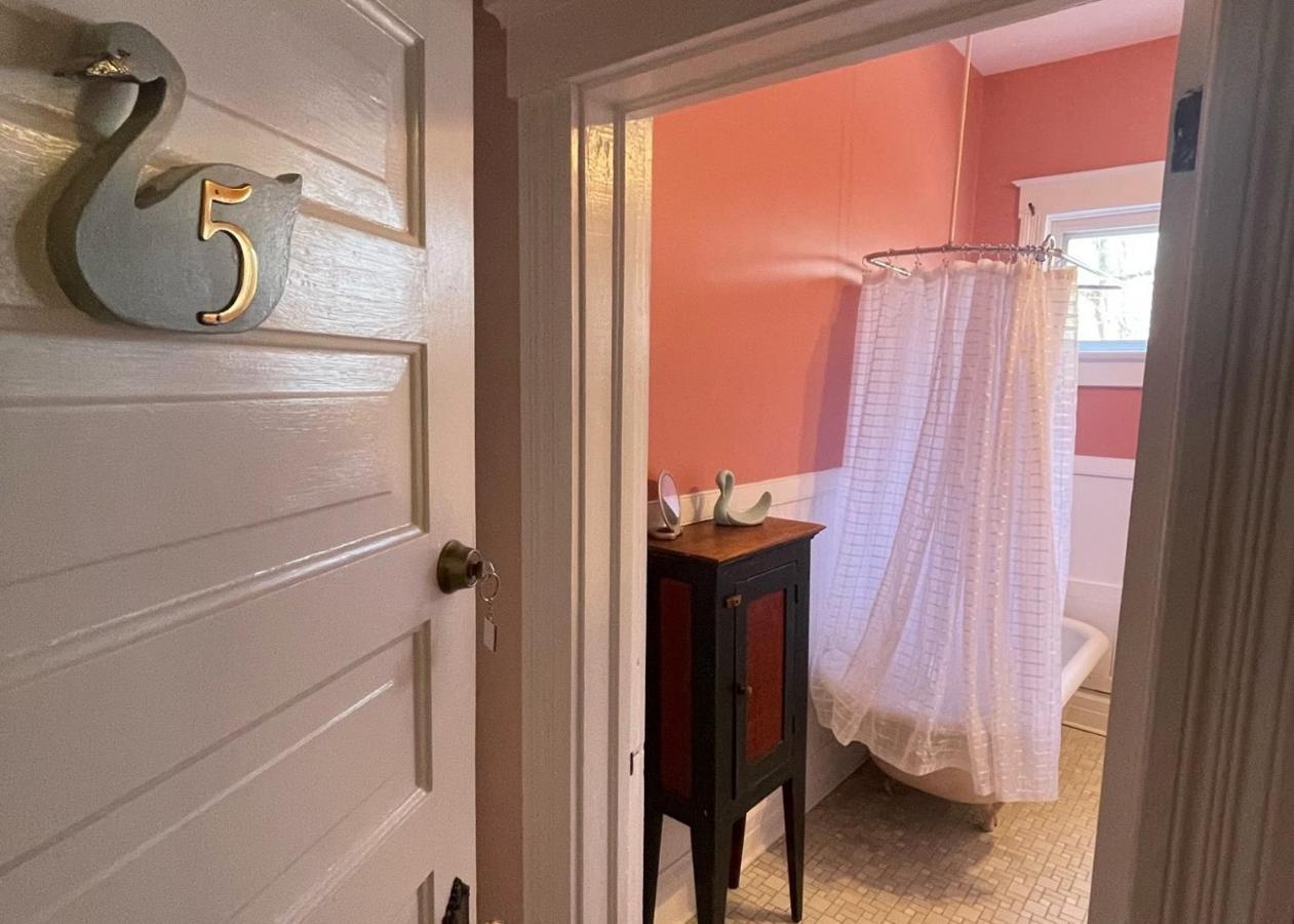 The Grey Swan Inn Llc Blackstone Dış mekan fotoğraf